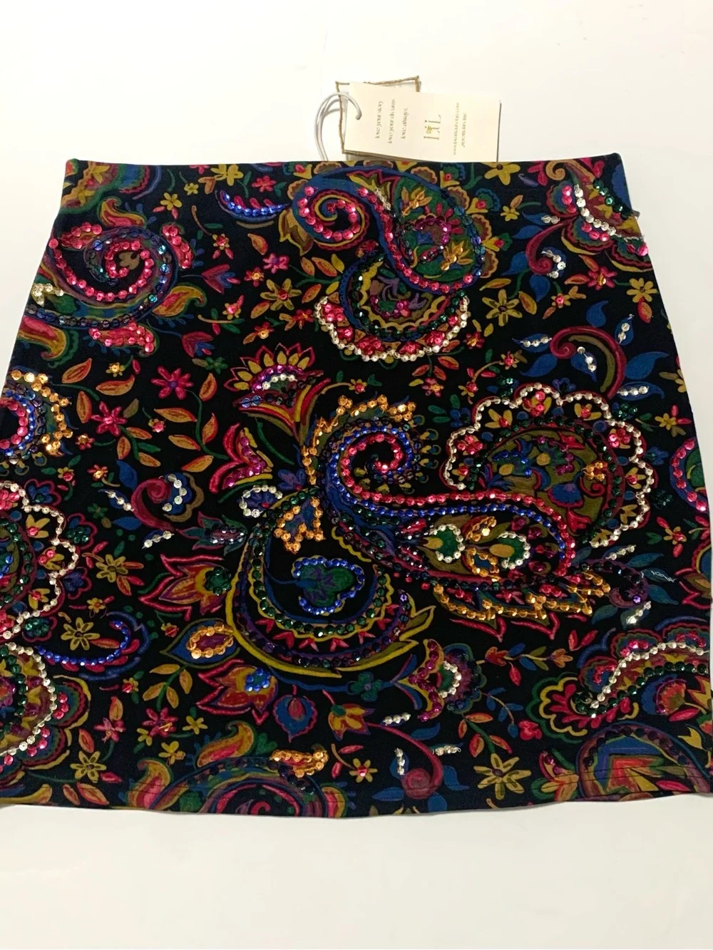 Love The Label Daphne Print Sequin Paisley Mini Skirt NWT - Picture 5 of 12